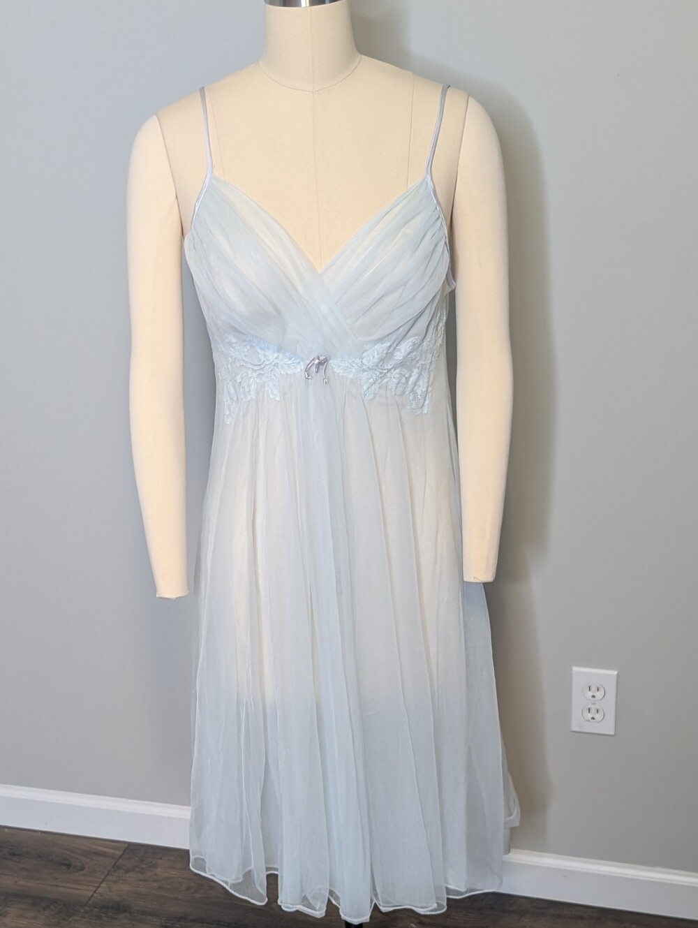 Vanity Fair Baby blue 60s 70s Babydoll slip Old Hollywood Nightgown Size‎ 34